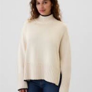 EUC GAP Oversized 24/7 Split-Hem Mockneck Sweater